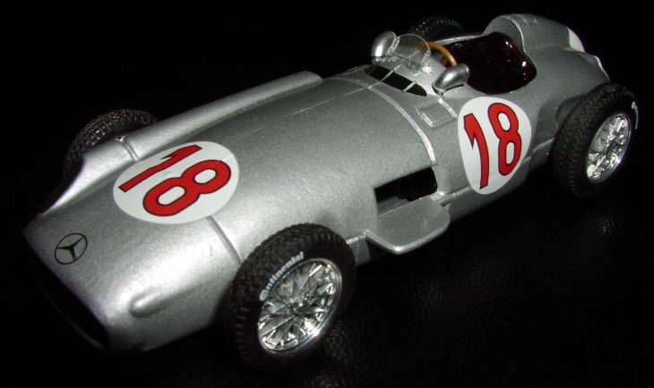  - 1954_Mercedes_W196_Fangio_Brumm_43